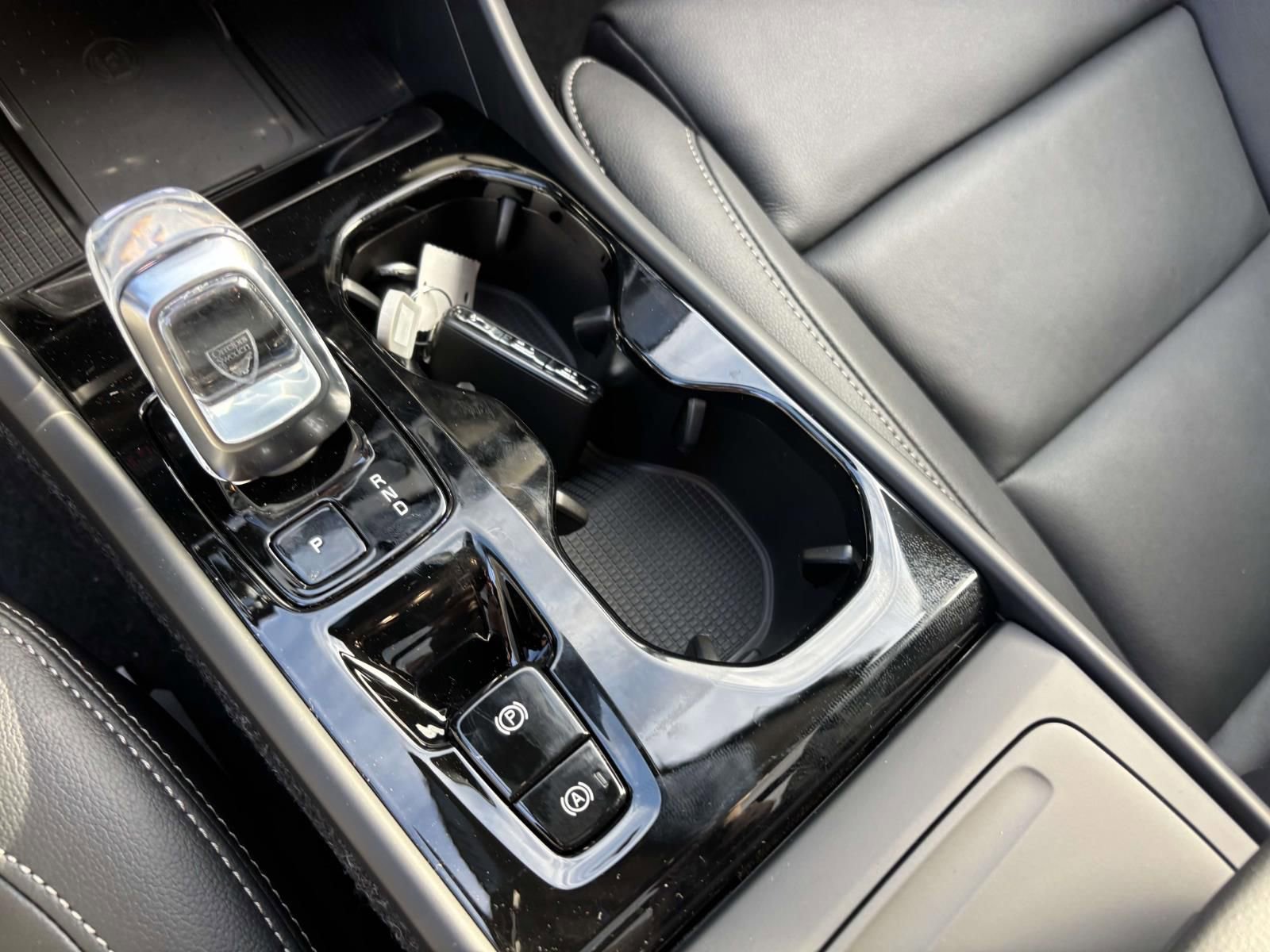 New 2026 Volvo XC40 B5 Plus w/ Protection Package Premier AWD/4WD image 23