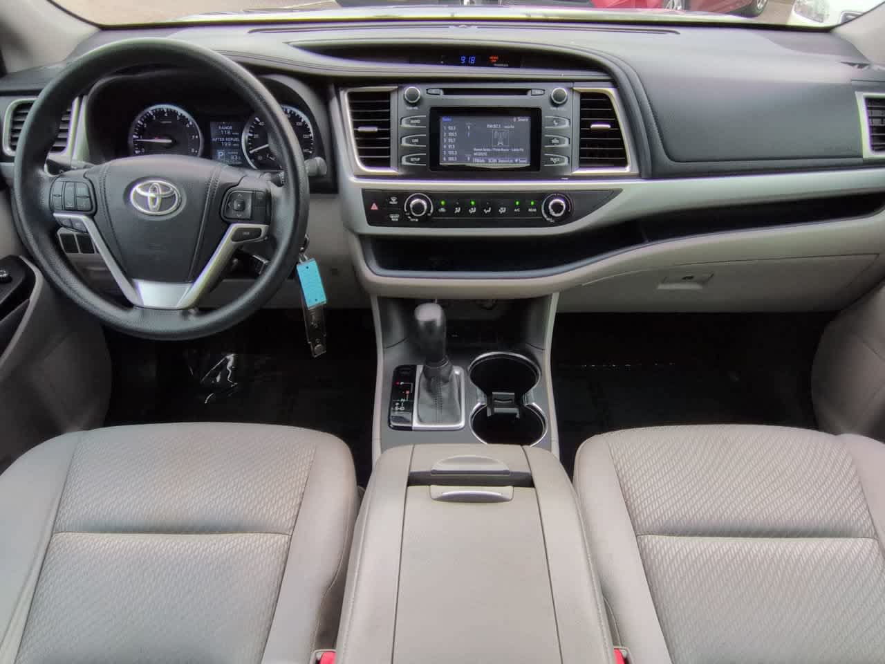 Used 2014 Toyota Highlander LE FWD image 14