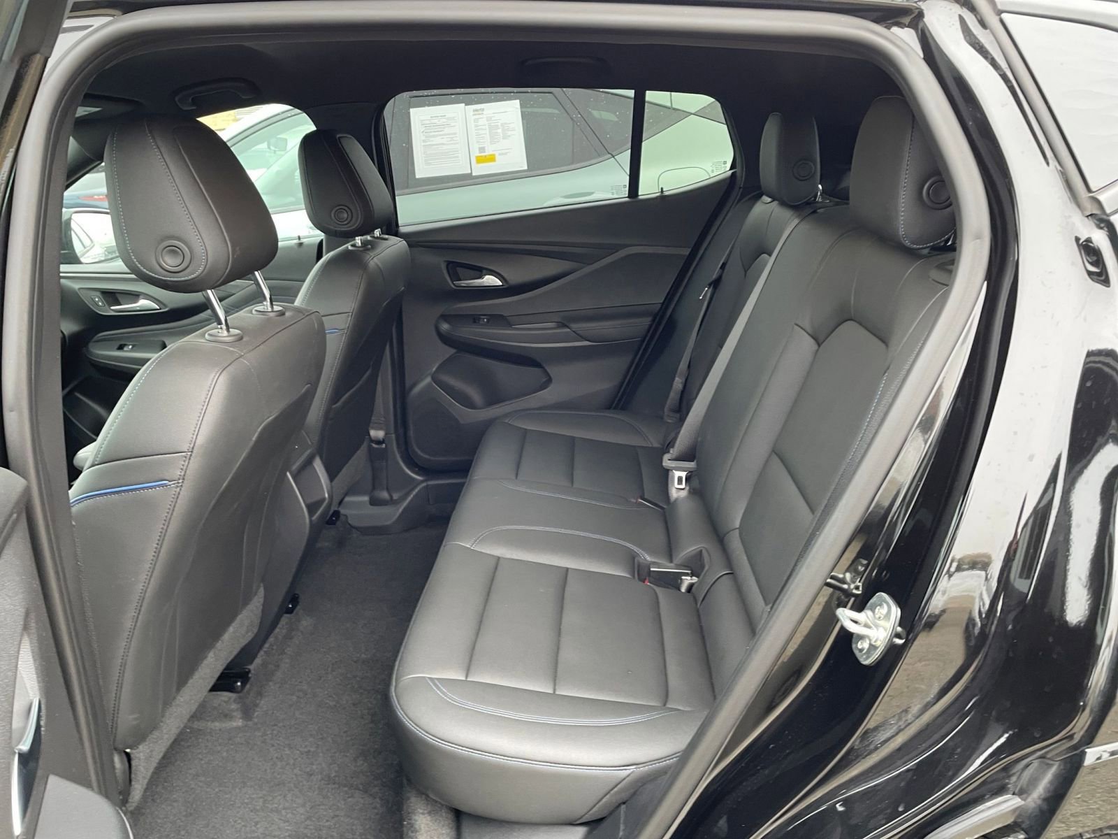 Used 2025 Buick Envista Sport Touring image 24