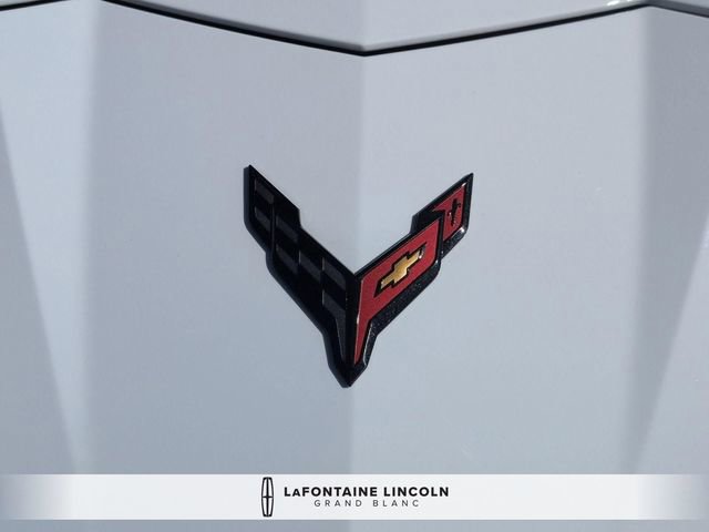 Used 2025 Chevrolet Corvette Stingray Preferred Conv w/ 2LT image 9