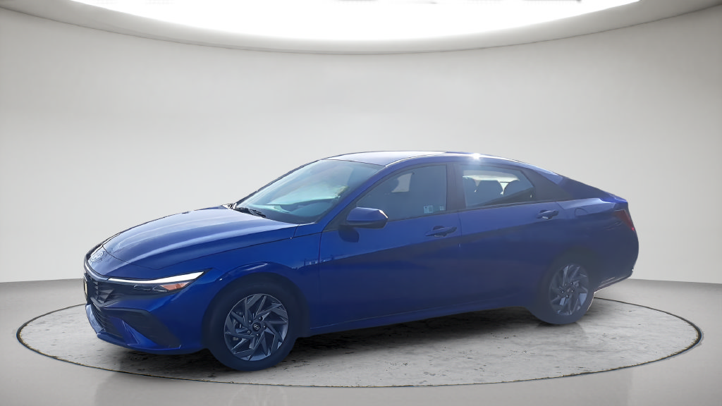 Used 2024 Hyundai Elantra SEL FWD image 12