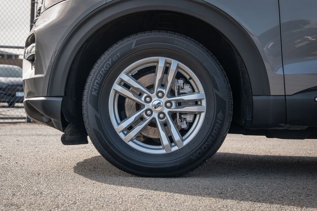 Used 2022 Ford Explorer XLT w/ Equipment Group 202A image 16