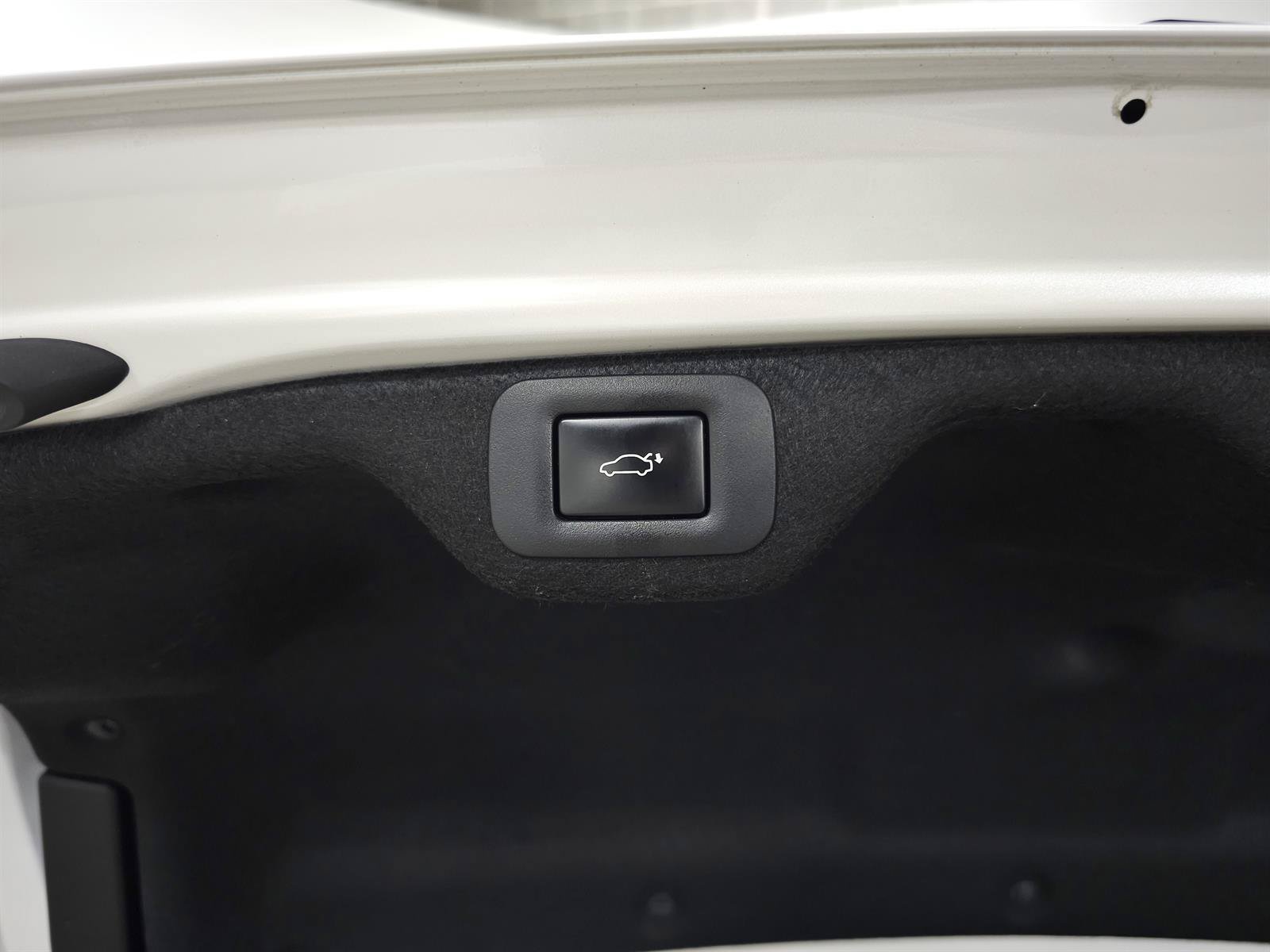 Used 2020 Lexus ES 300h w/ Accessory Package 2 FWD image 8