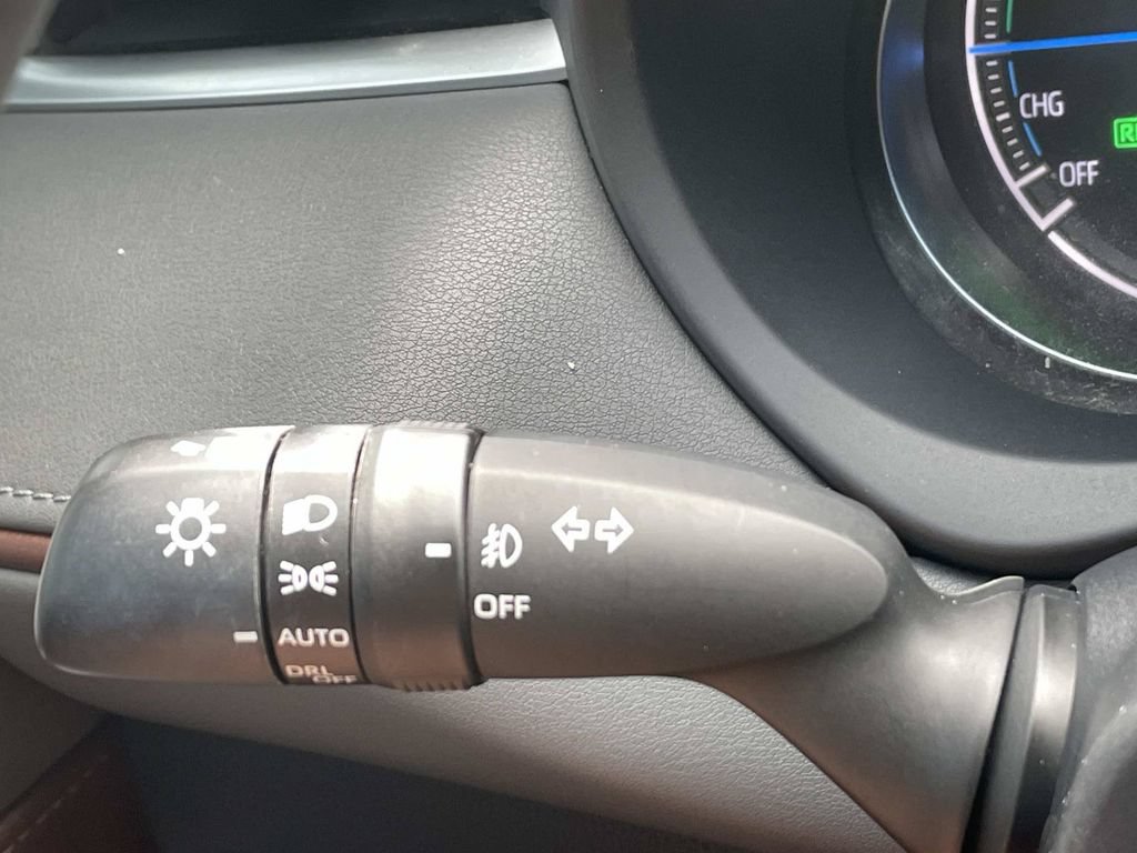 Used 2024 Toyota Venza XLE AWD/4WD image 33