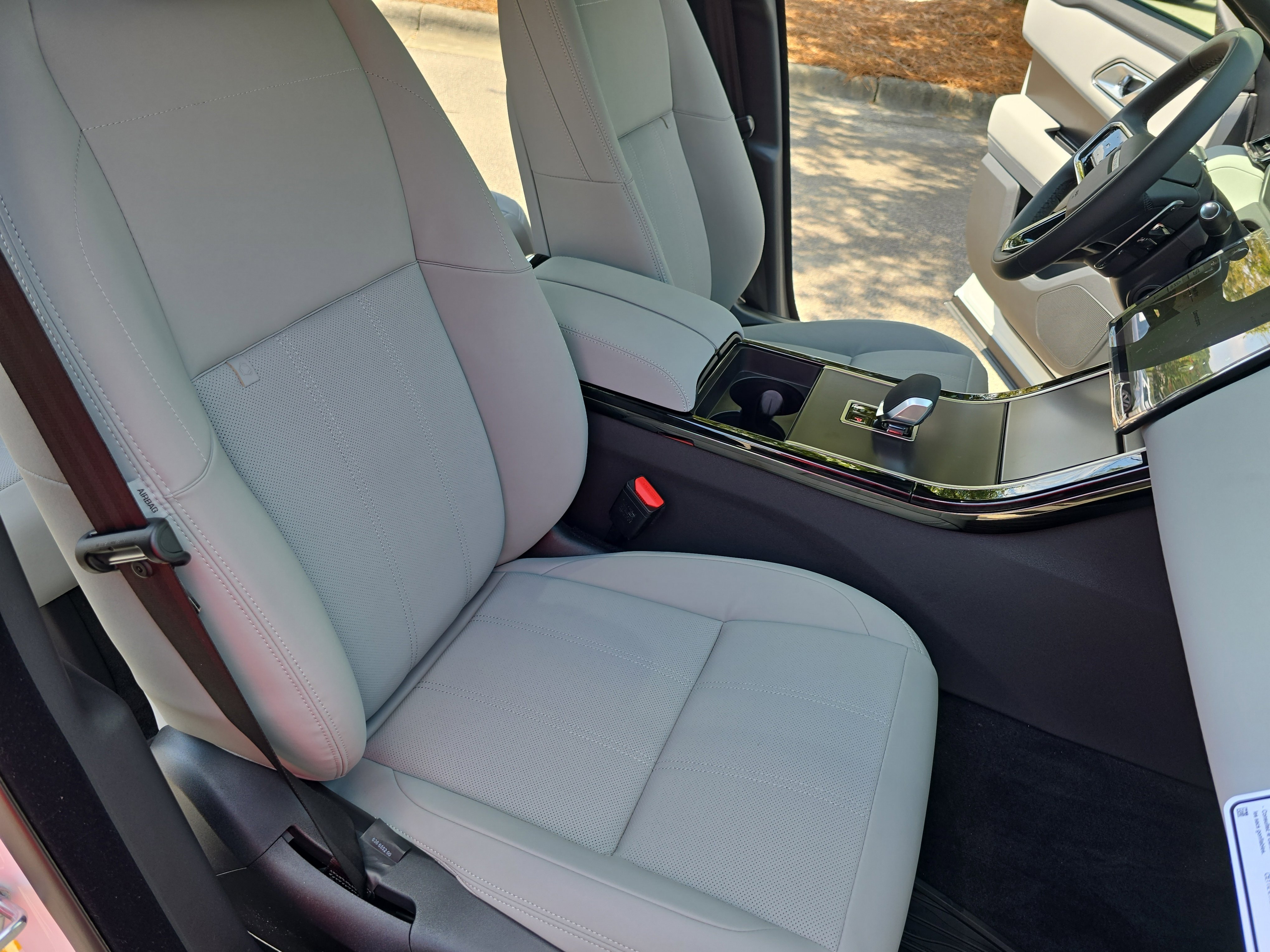 New 2026 Land Rover Range Rover Velar Dynamic SE image 10