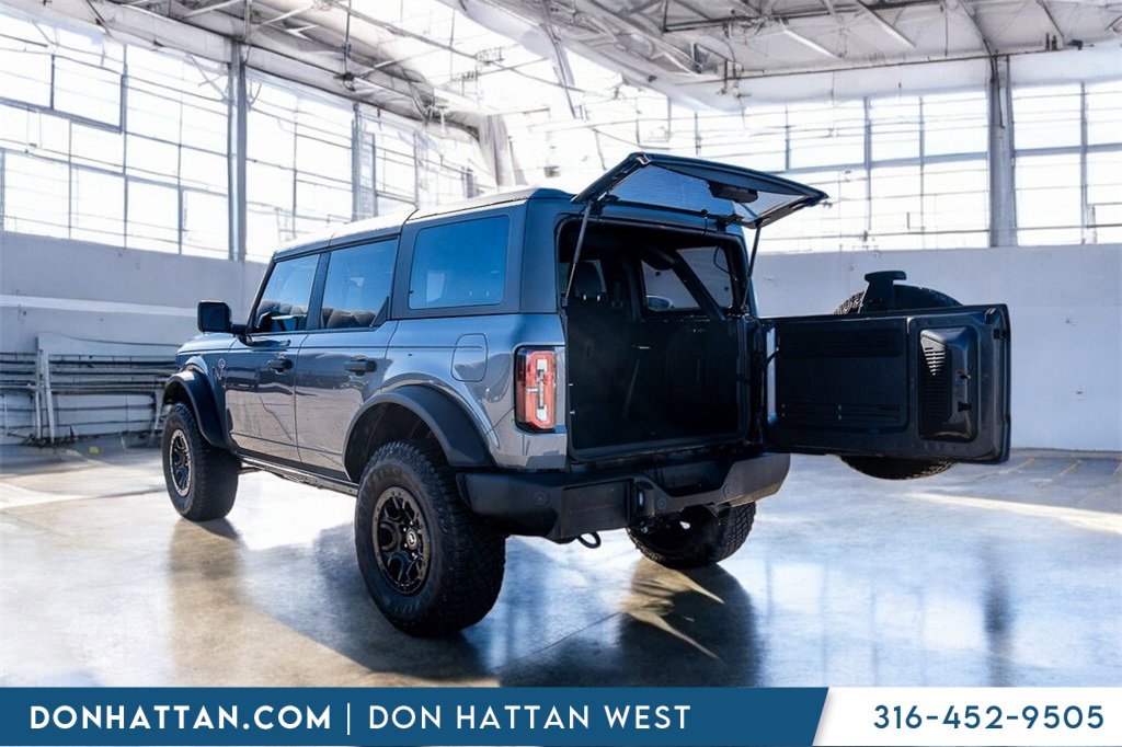 Used 2023 Ford Bronco Wildtrak image 32