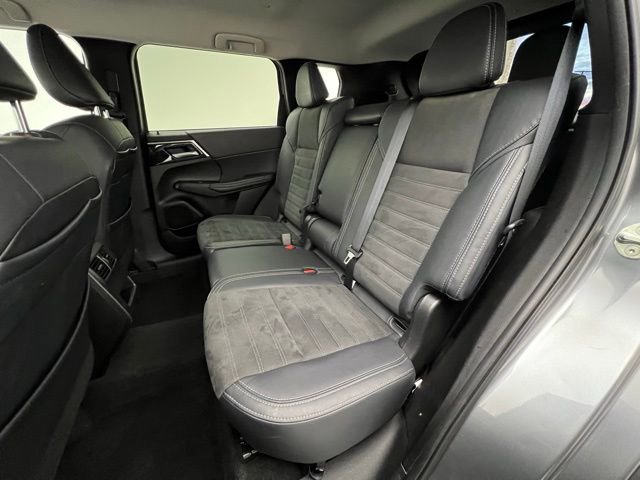 Used 2024 Mitsubishi Outlander SE image 38