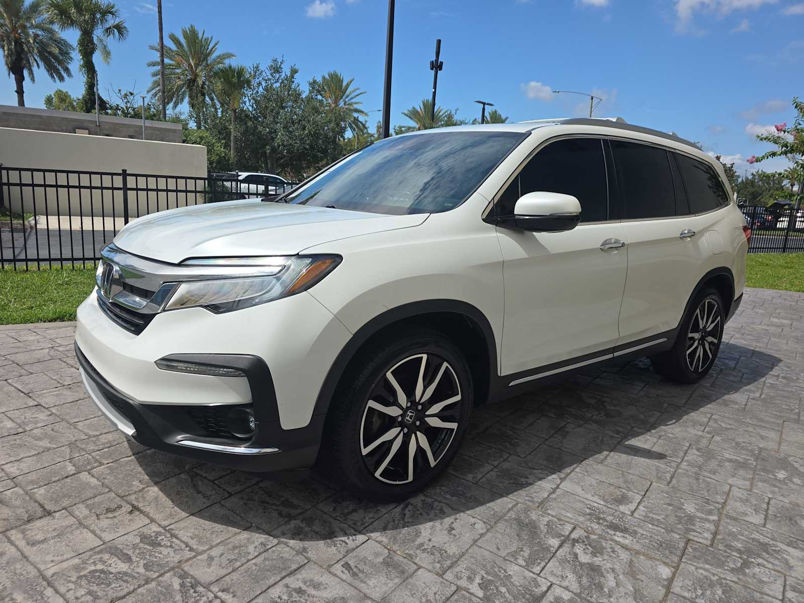 Used 2020 Honda Pilot Touring image 9