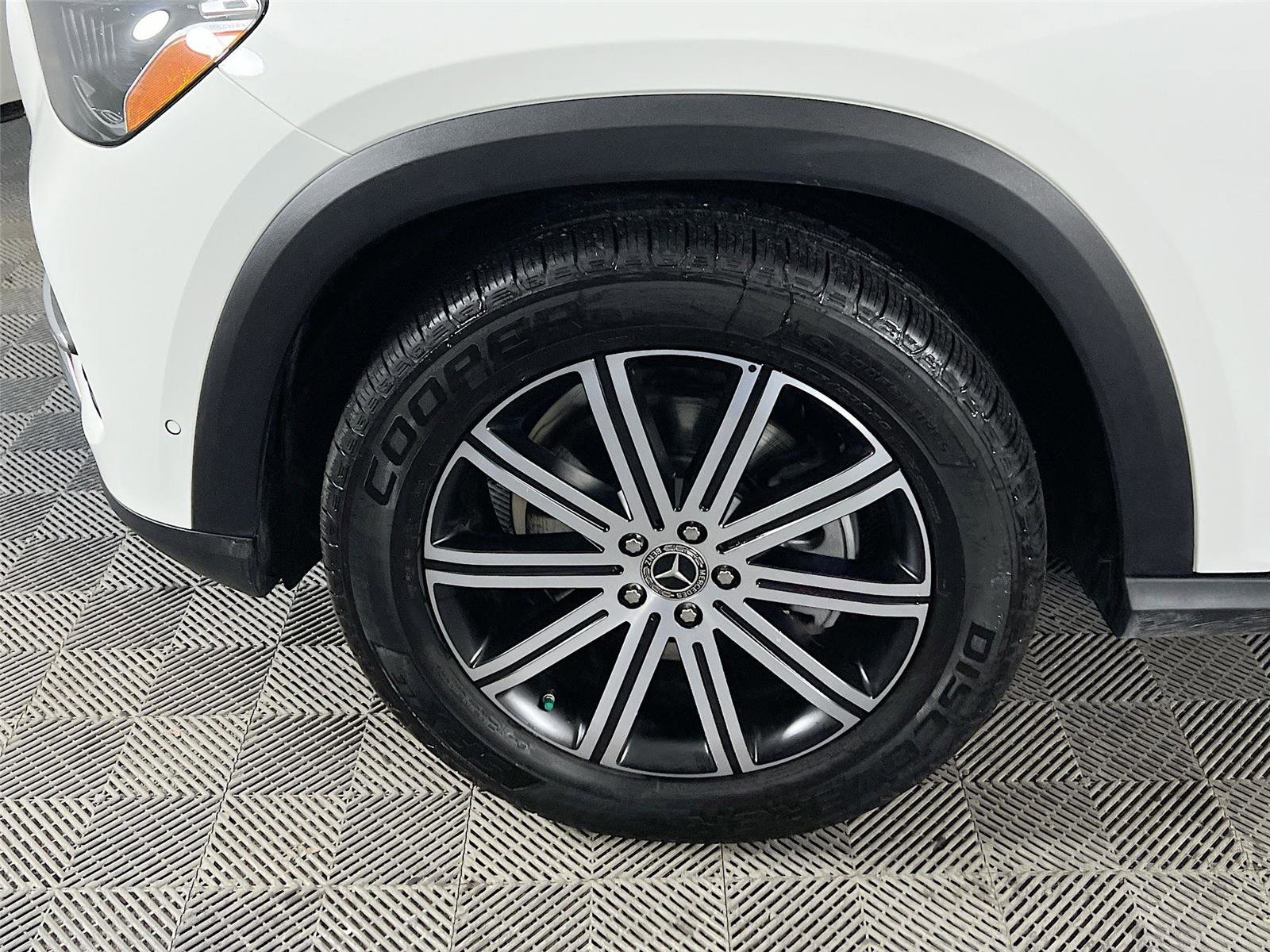 Certified 2025 Mercedes-Benz GLE 350 4MATIC image 29