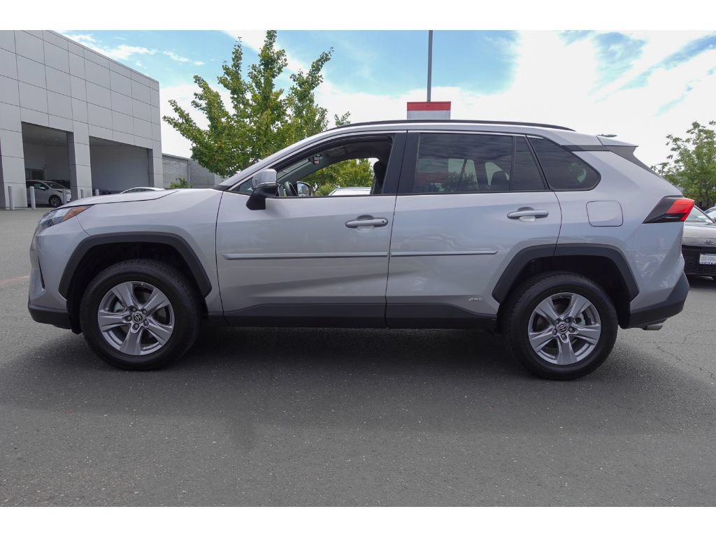 Certified 2023 Toyota RAV4 LE AWD/4WD image 6