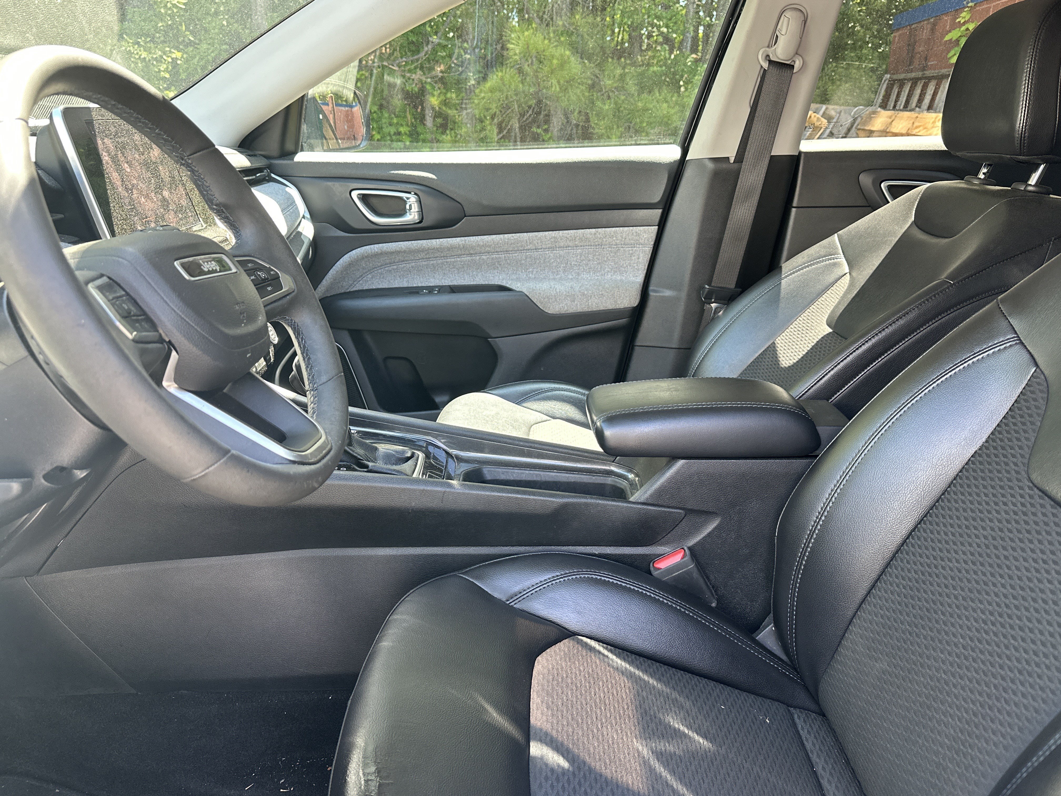 Used 2022 Jeep Compass Latitude FWD image 13