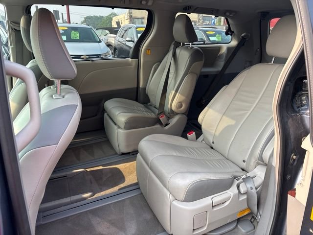 Used 2013 Toyota Sienna Limited w/ Premium Pkg AWD/4WD image 18