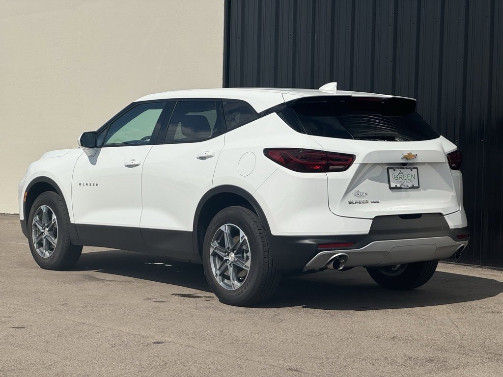 Used 2024 Chevrolet Blazer LT w/ Driver Confidence Package image 3