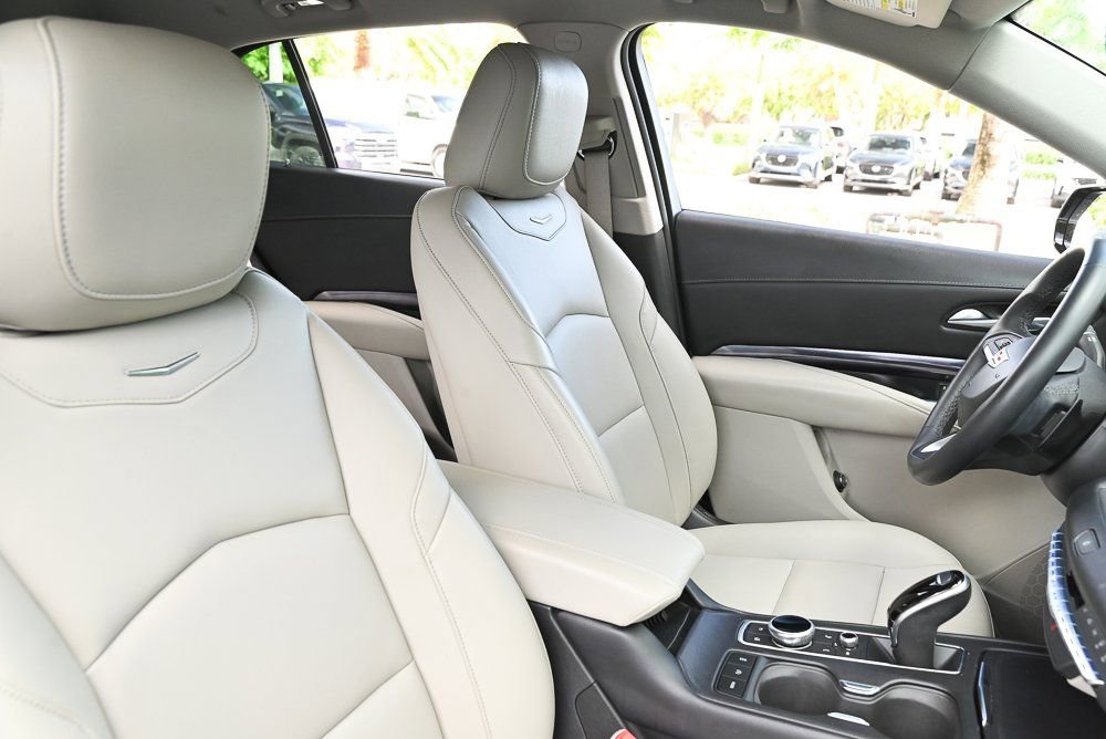 Used 2021 Cadillac XT4 Luxury image 16