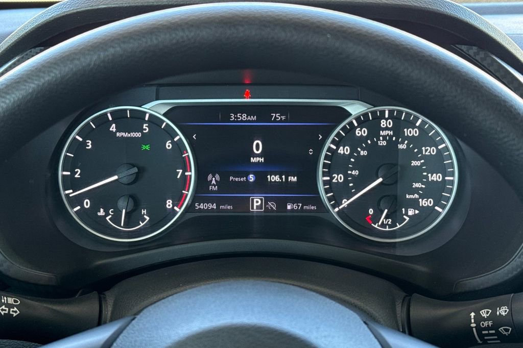 Used 2024 Nissan Sentra SV FWD image 33