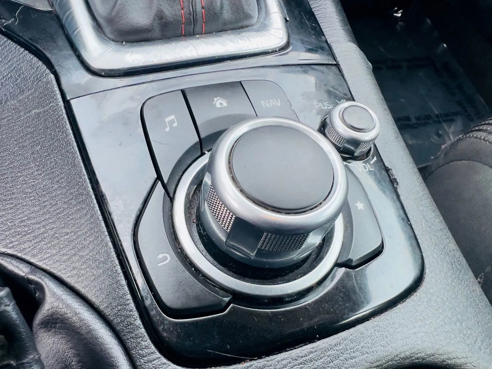 Used 2016 MAZDA MAZDA3 i Touring image 34