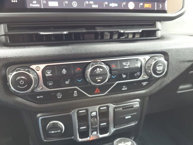 Used 2024 Jeep Wrangler Sport S image 23