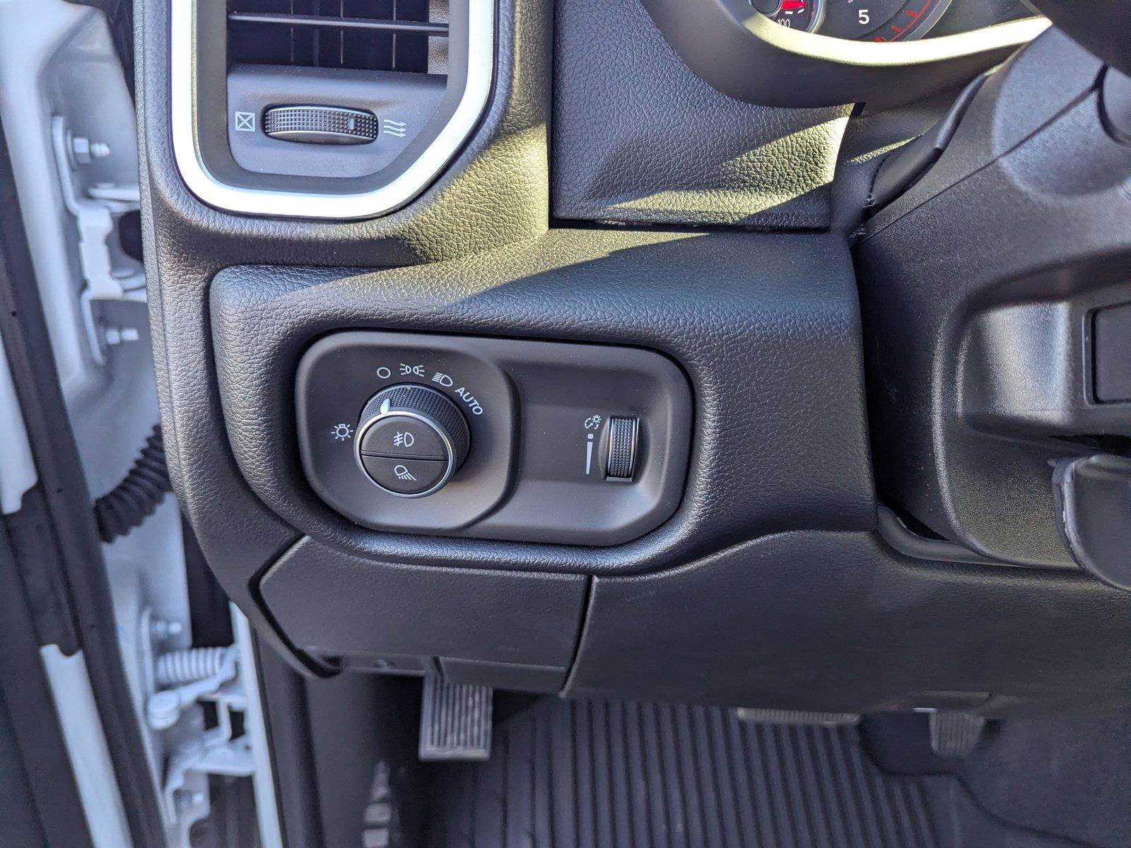 New 2026 RAM 3500 Big Horn AWD/4WD image 27