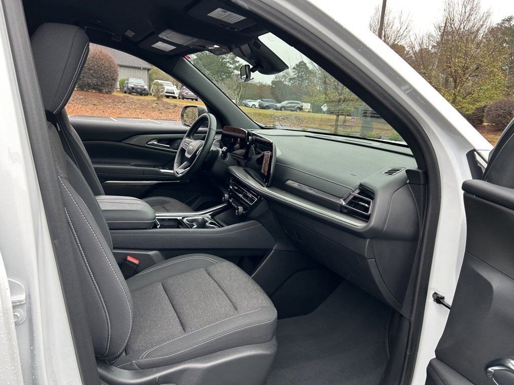 Used 2024 Chevrolet Traverse LT image 38