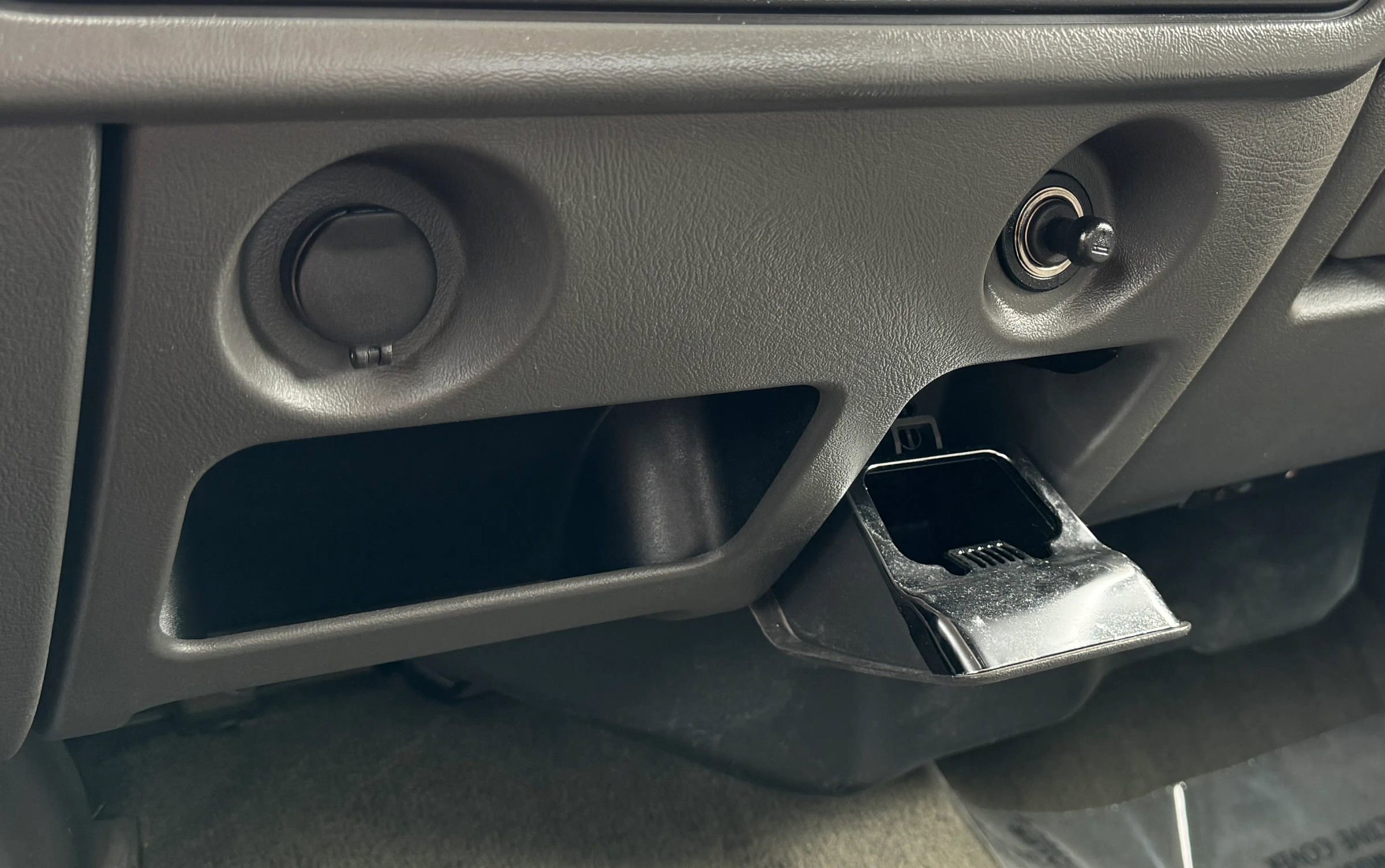 Used 2004 Chevrolet Silverado 1500 4x4 Extended Cab w/ Light Duty Power Package image 21