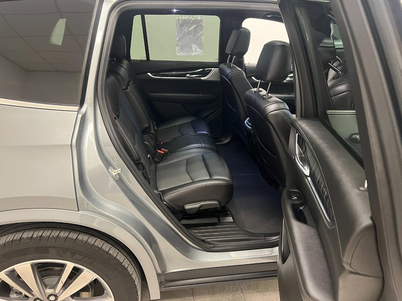 Used 2024 Cadillac XT6 Premium Luxury image 35