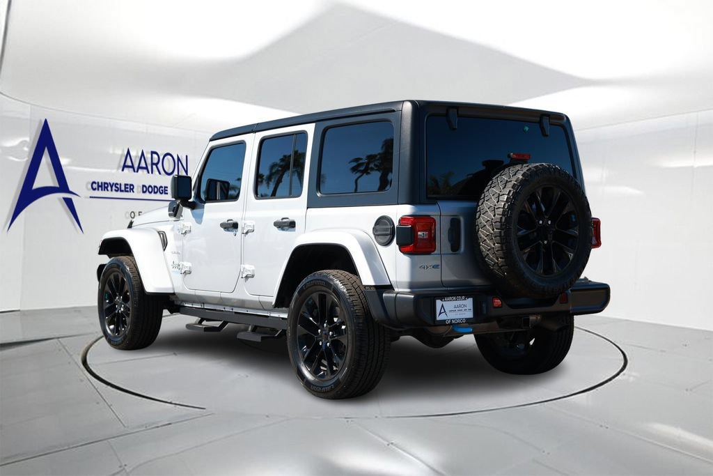 Used 2022 Jeep Wrangler Unlimited Sahara AWD/4WD image 2