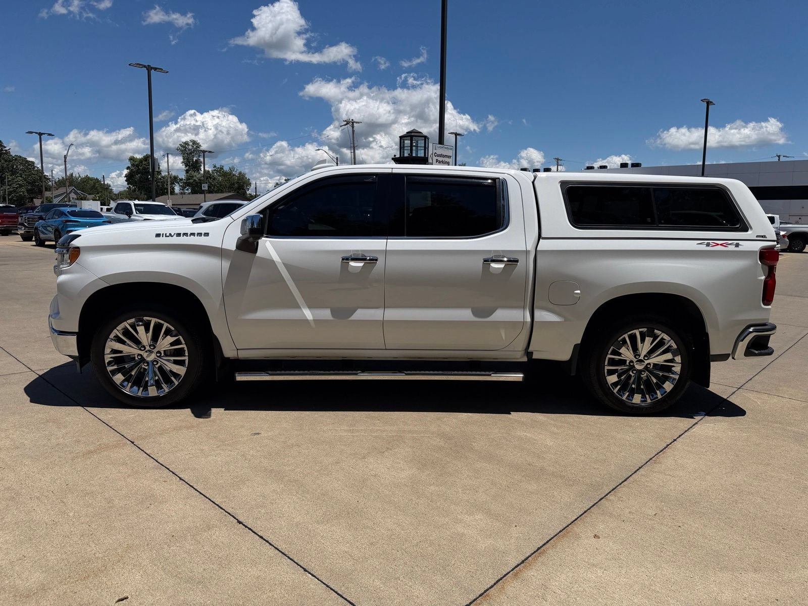 Used 2023 Chevrolet Silverado 1500 LTZ w/ Technology Package AWD/4WD image 8