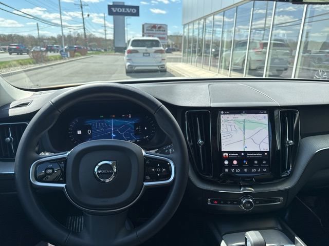 Used 2025 Volvo XC60 B5 Plus image 21