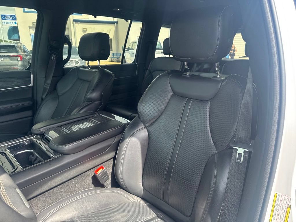Used 2022 Jeep Wagoneer Series III w/ Convenience Group I AWD/4WD image 17