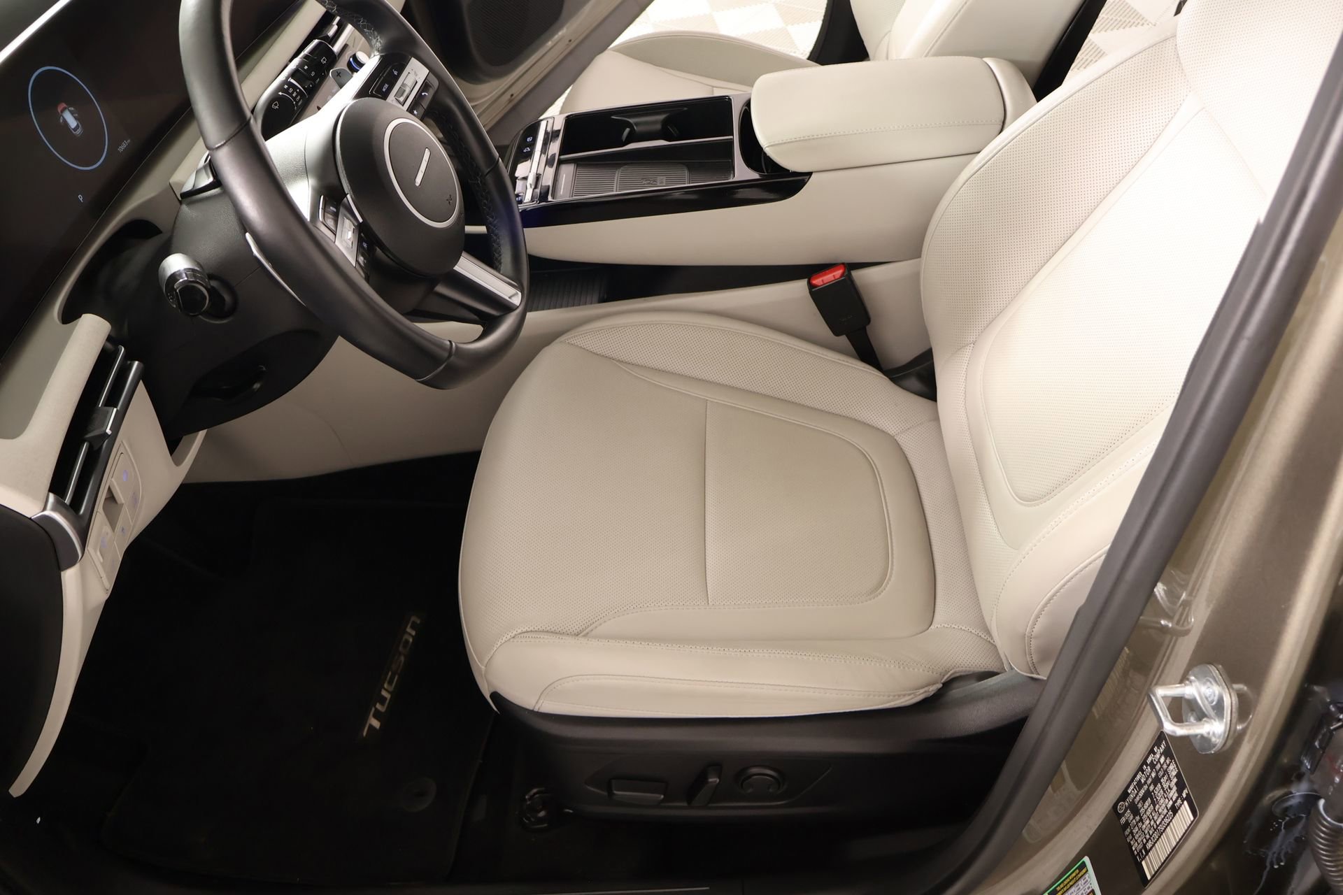 Certified 2025 Hyundai Tucson SEL AWD/4WD image 11