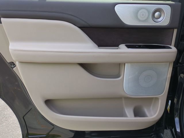 Used 2023 Lincoln Navigator L Reserve image 29
