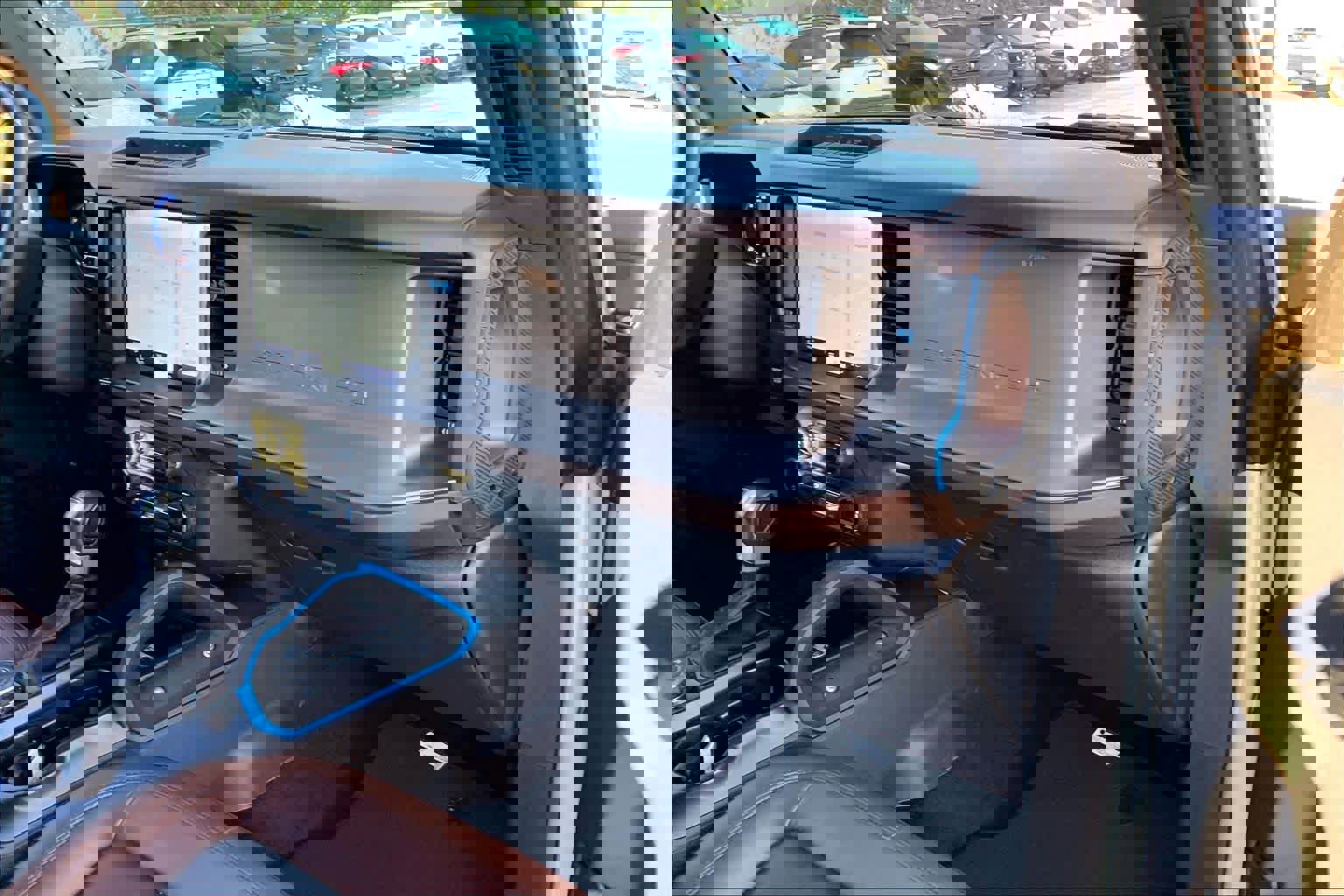 Used 2023 Ford Bronco Outer Banks image 18