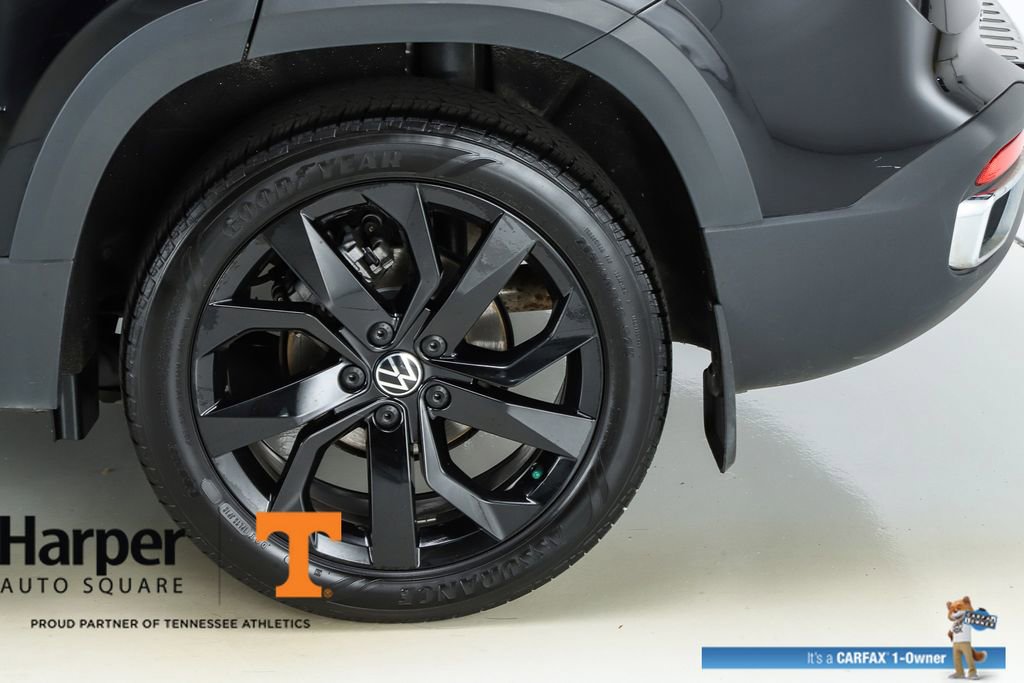 Used 2023 Volkswagen Taos SE w/ Panoramic Sunroof Package image 43