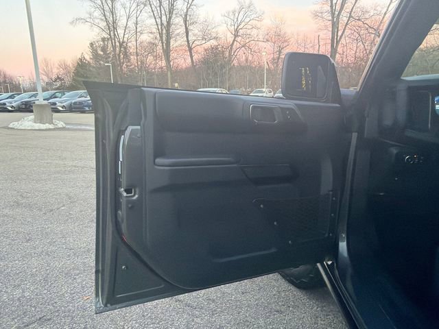 Used 2025 Ford Bronco Badlands image 24