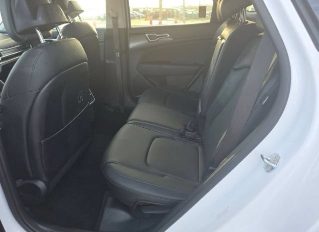 Certified 2025 Kia Sportage EX FWD image 16