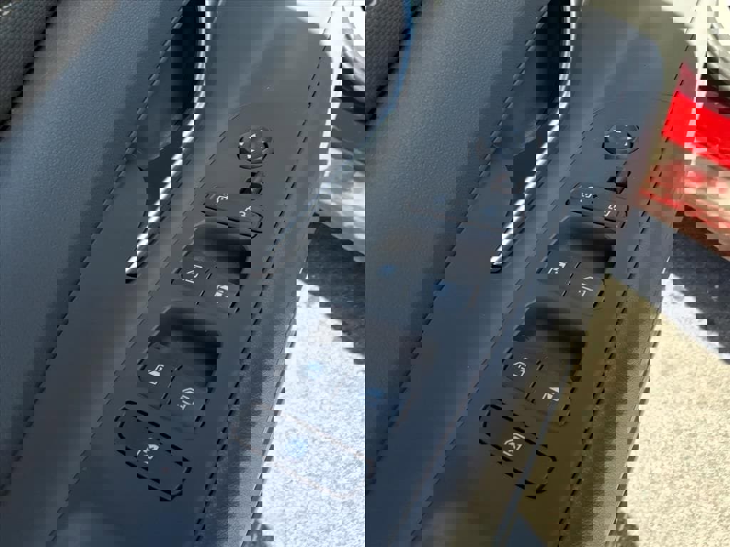 Certified 2025 Hyundai Elantra Sport image 6