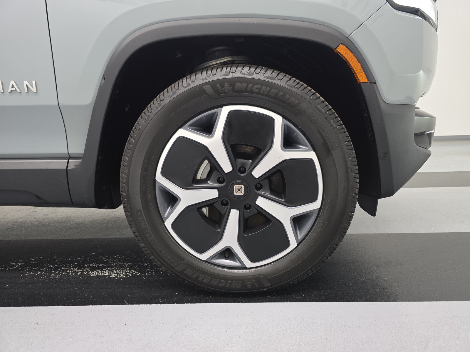 Used 2024 Rivian R1T Adventure AWD/4WD image 11
