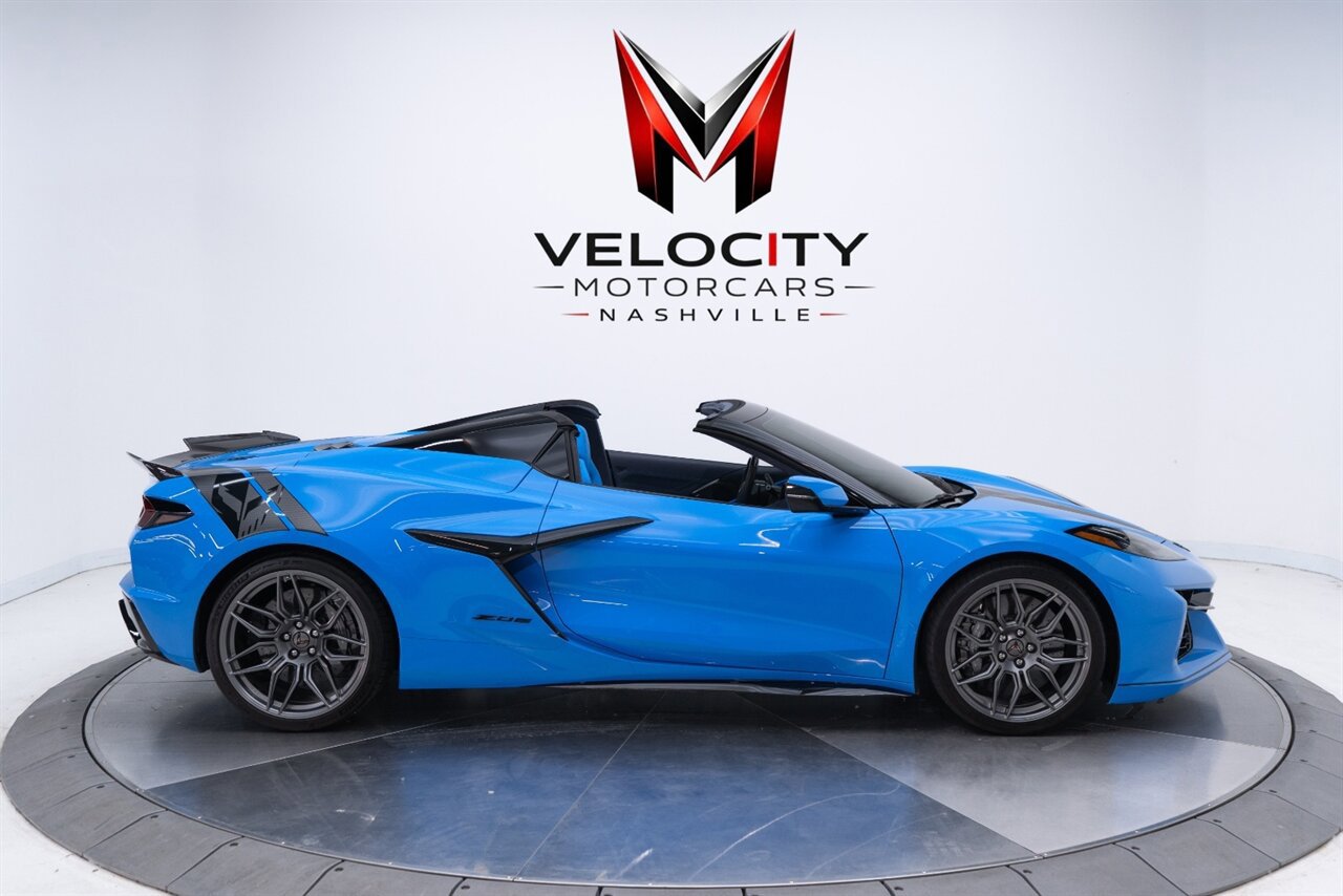 Used 2023 Chevrolet Corvette Z06 w/ Stealth Interior Trim Package RWD image 13