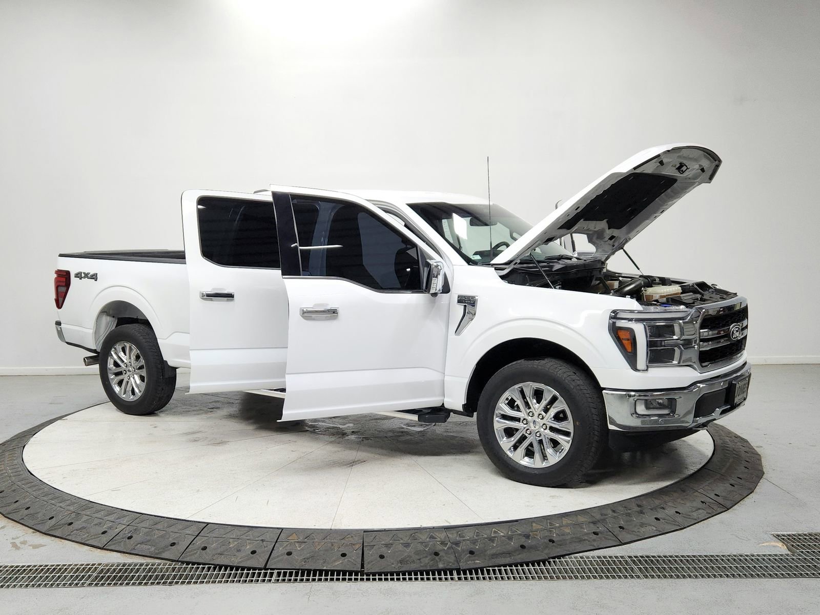 Used 2024 Ford F150 Lariat w/ Tow/Haul Package image 9