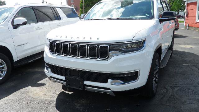 Used 2024 Jeep Wagoneer Series II w/ Flexible Seating Group AWD/4WD image 9
