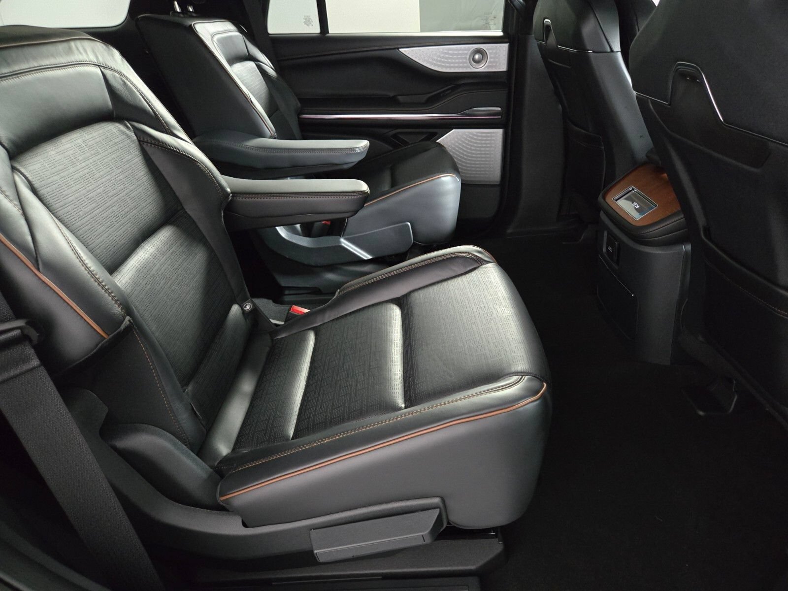 New 2027 Lincoln Navigator Black Label AWD/4WD image 19
