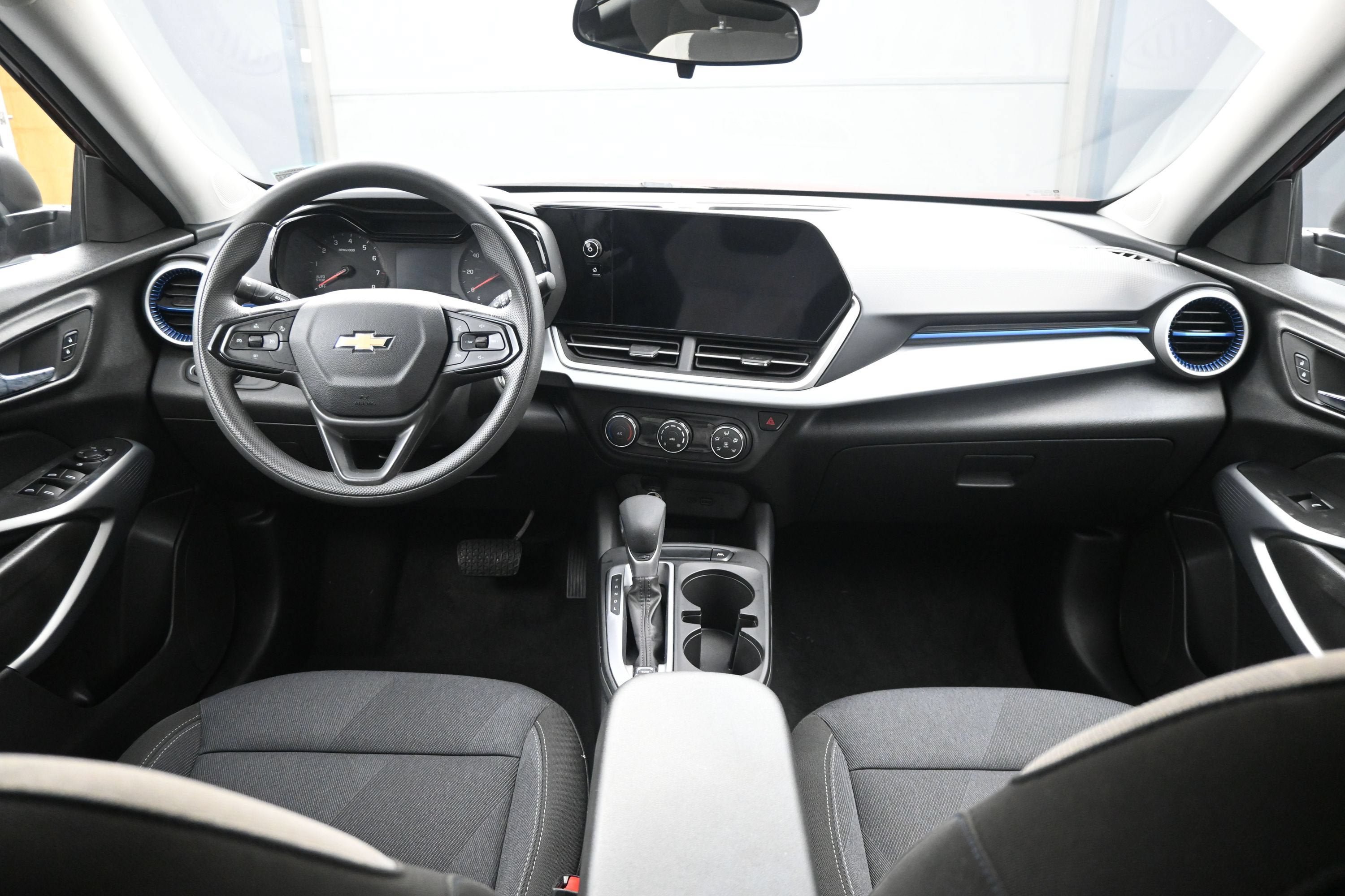 Certified 2024 Chevrolet Trax LS w/ Driver Confidence Package FWD image 18