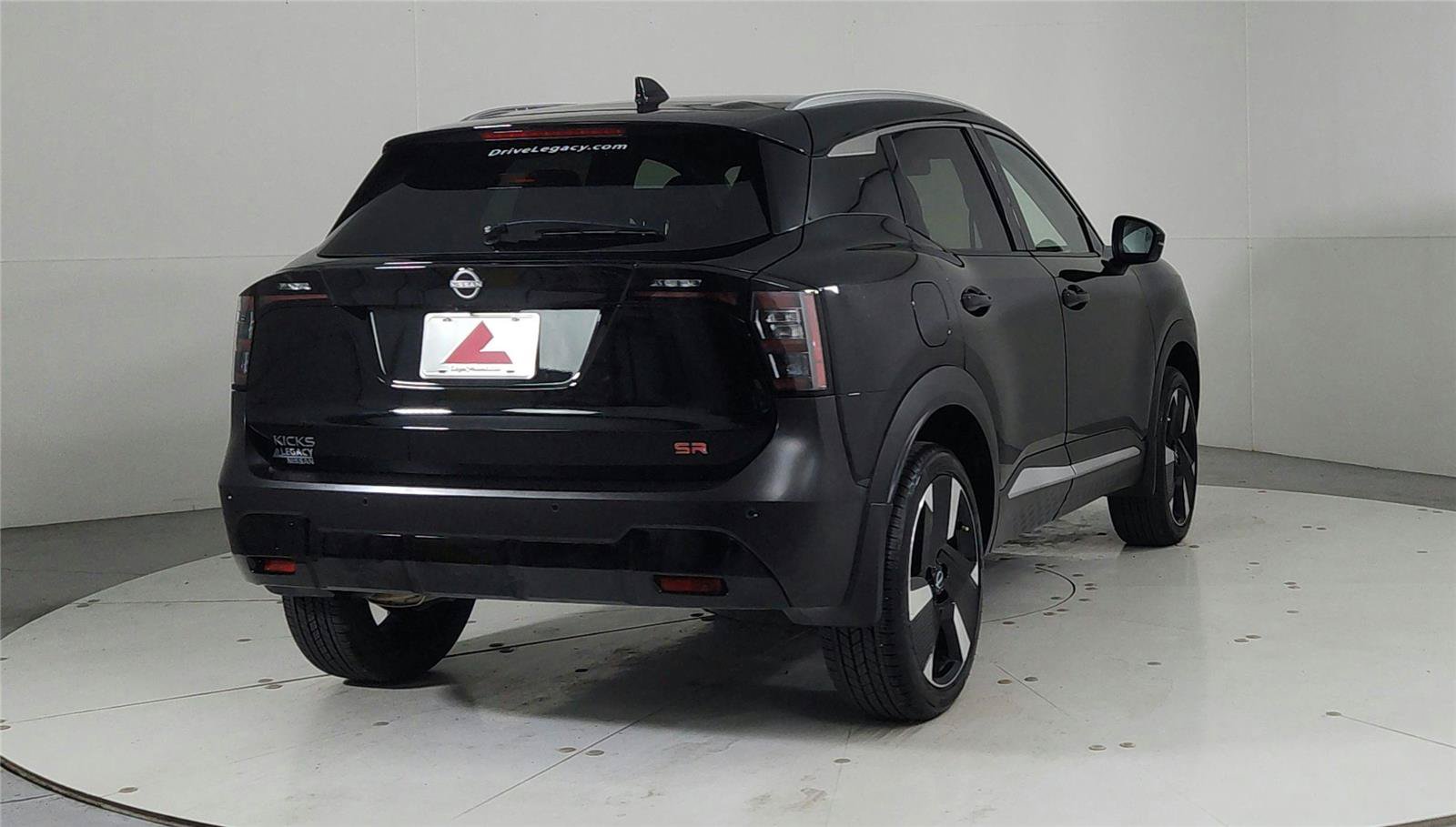 Certified 2025 Nissan Kicks SR FWD image 6