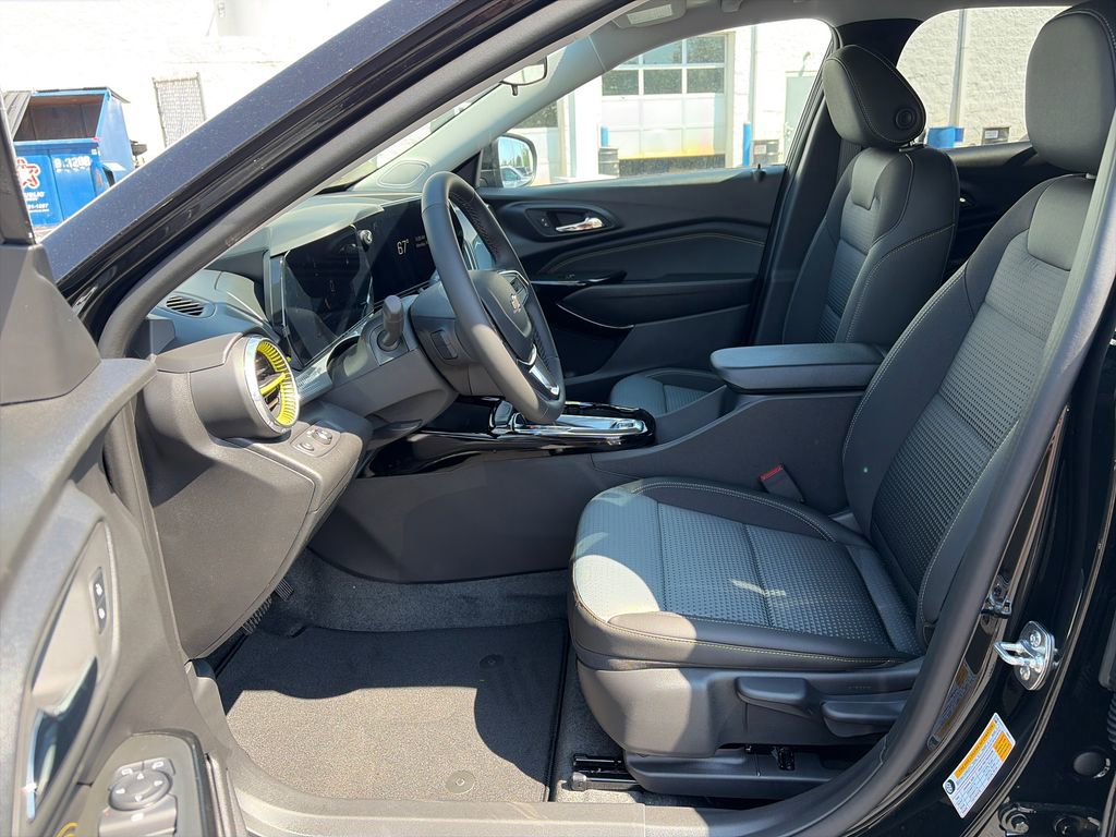 New 2026 Chevrolet Trax LT w/ Driver Confidence Package FWD image 14