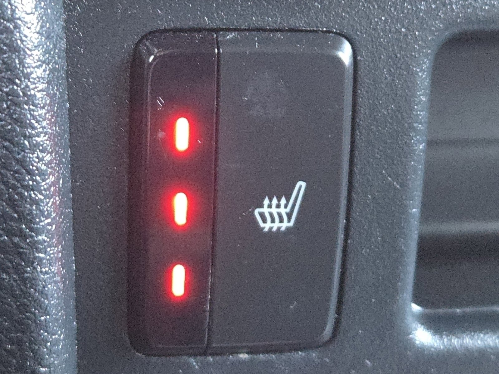 Used 2023 Honda Passport EX-L image 6