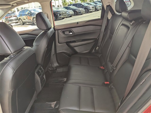 Used 2023 Nissan Rogue SL w/ SL Premium Package image 12