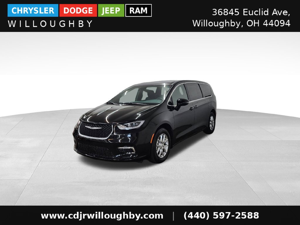 Used 2026 Chrysler Pacifica Select