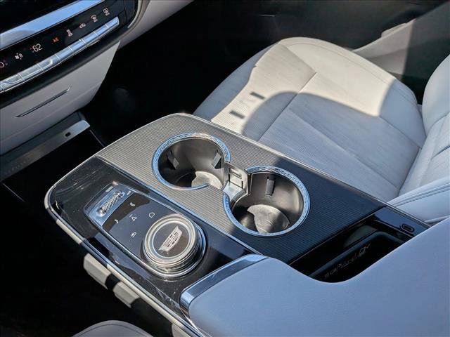 Used 2024 Cadillac Lyriq Luxury AWD/4WD image 11