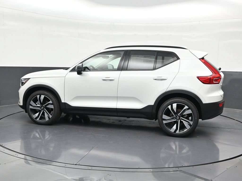 New 2026 Volvo XC40 B5 Plus w/ Climate Package AWD/4WD image 2
