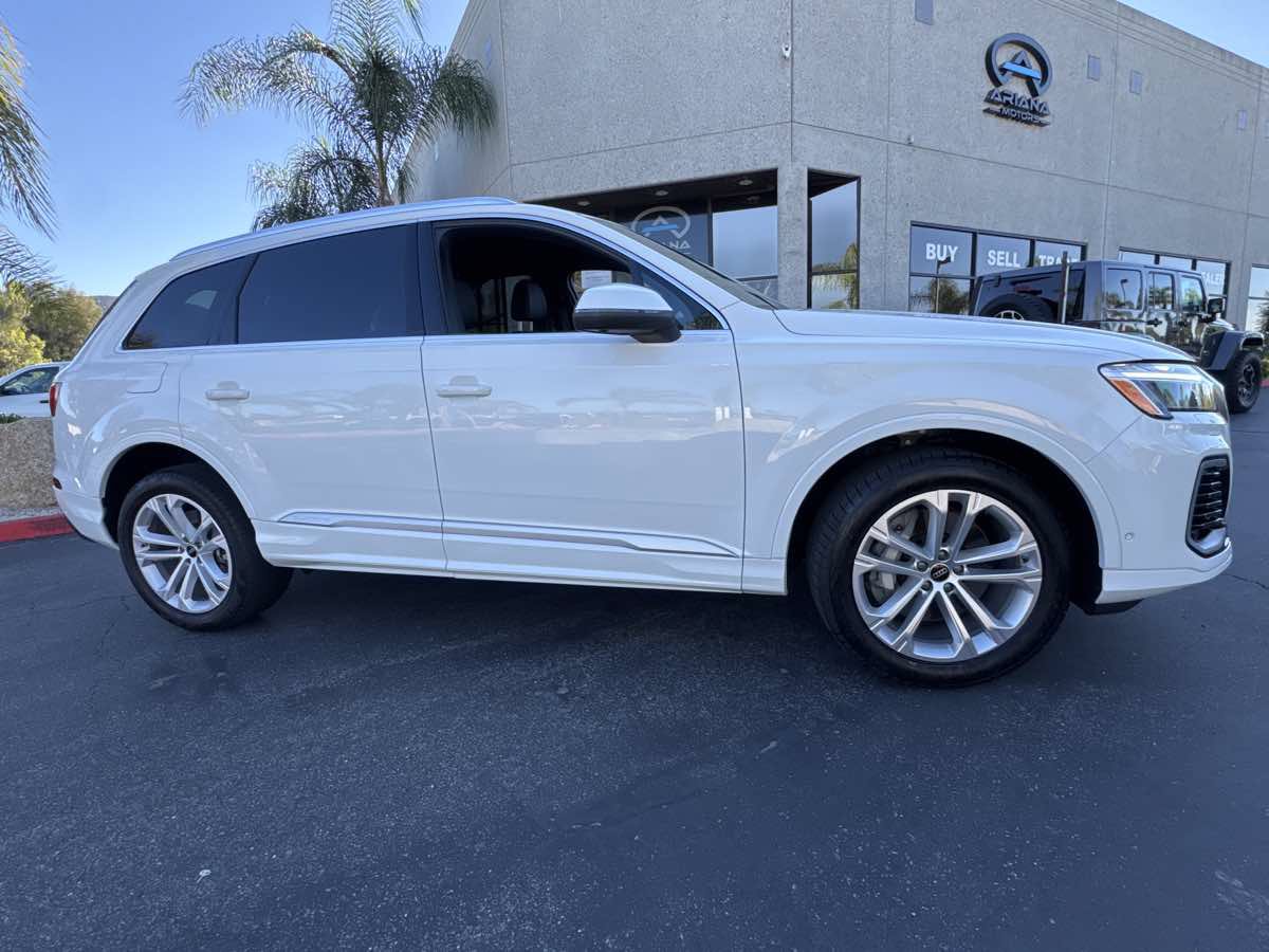 Used 2025 Audi Q7 3.0T Premium Plus AWD/4WD image 12
